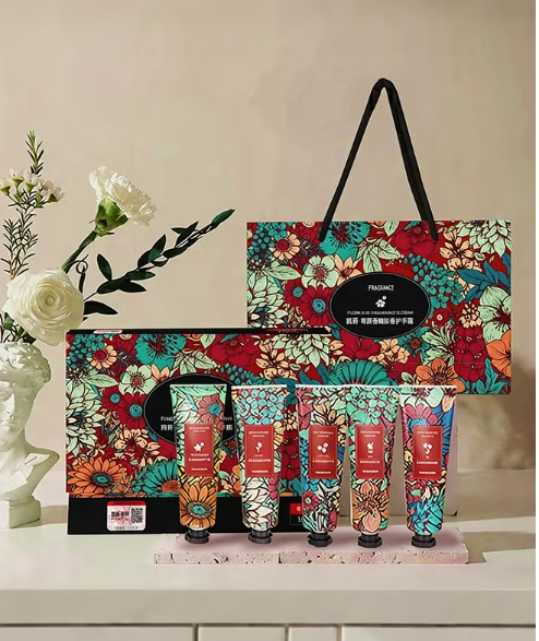 Generic  5-Piece Floral Scented Hand Cream Gift Set, Jasmine, Cherry Blossom, Chamomile, Rose & Lily Fragrances Hand Lotion Set, Moisturizing Hand Lotion for Dry Skin, Luxury Gift Set for Women